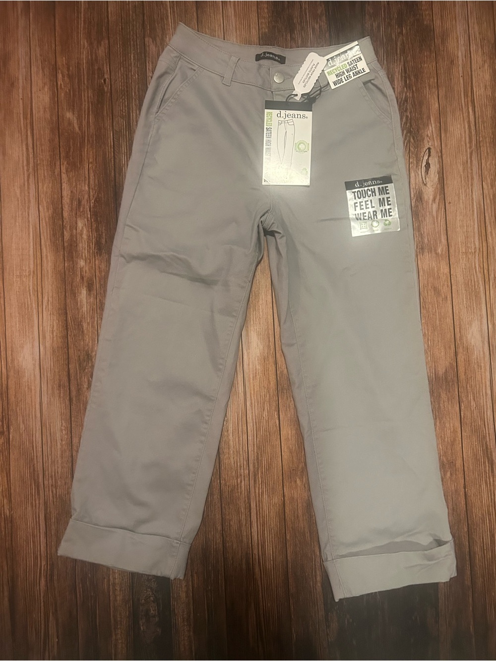 d. jeans Women's Straight Leg Light Gray Chinos
